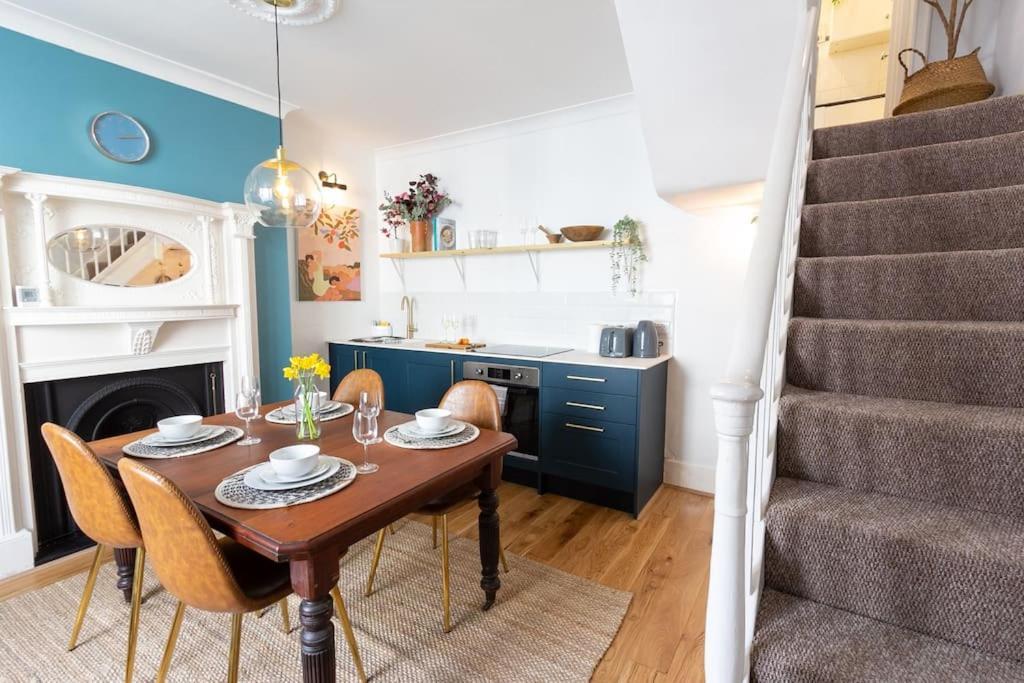 Regency Grade II Listed Townhouse By Centre And Beach Hove Extérieur photo